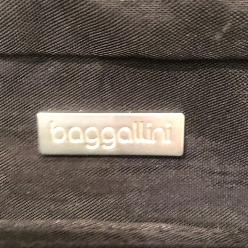 Baggallini Crossbody Backpack Style Bag - Picture 3 of 7